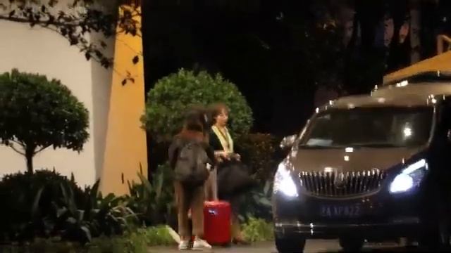 Dương Mịch sân bay Thượng Hải quay chung kết CGT смотреть онлайн