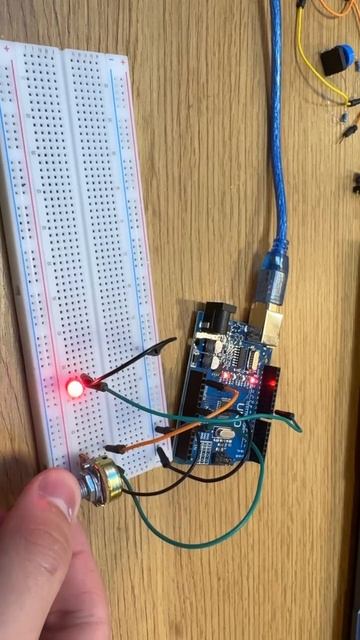 Изменение яркости при помощи потенциометра смотреть онлайн