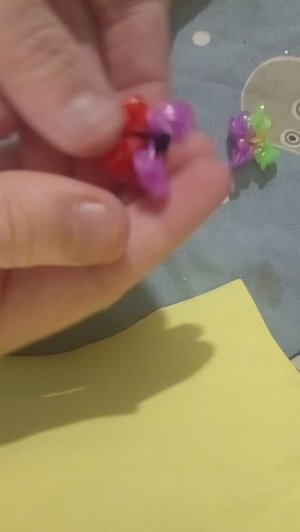 Плетём бабочку из резинок 🦋 на рогатке