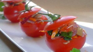 Помидоры, фаршированные овощами