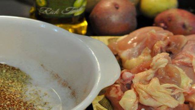 Курочка с розмарином и картофелем