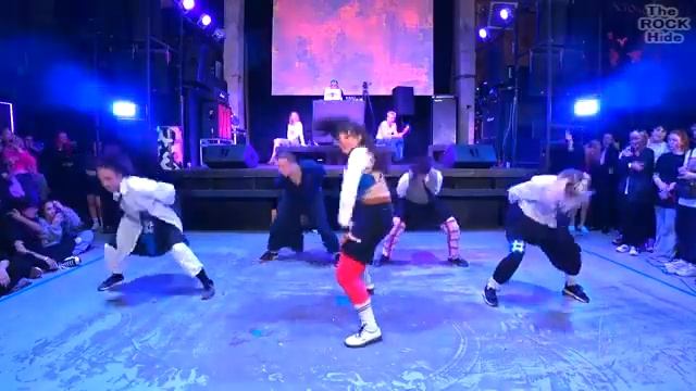 THE 2ND PLACE theПлавно on stage Atarashii gakkou Pineapple kryptonite