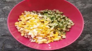 Салат с колбасой и свежими огурцами