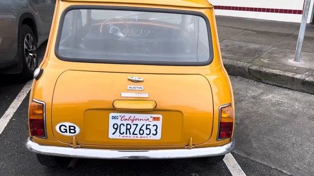 1973 Austin Mini 1000 смотреть онлайн