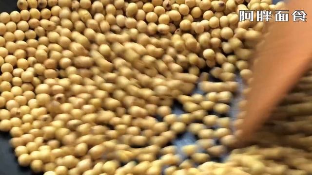 半斤黄豆不煎不炸不用烤箱，做成特色小吃，个个嘎嘣脆，越嚼越想吃【阿胖面食】
