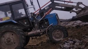 погрузчик Frontlift 1200 в деле