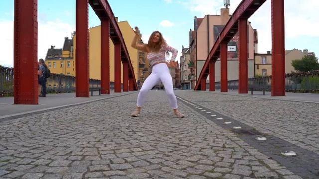 Dancehall female steps TURN ME ON - Konshens смотреть онлайн