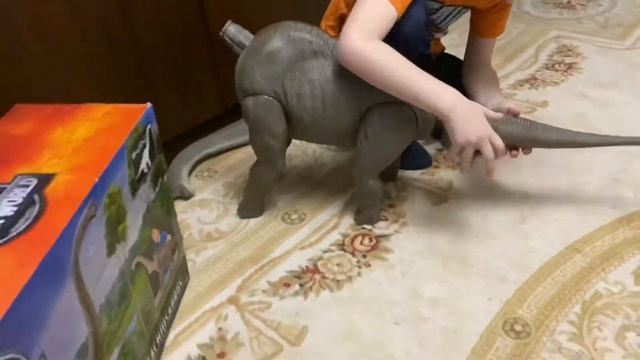 Распаковка колоссального брахиозавра (brachiosaurus) Mattel Jurassic world смотреть онлайн