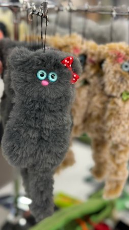 Меховушки-брелки.