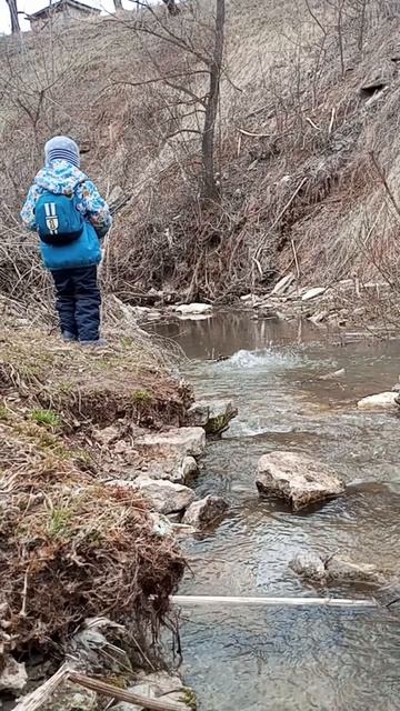 Детство без интернета. Весна на речке смотреть онлайн