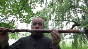 Трость из орешника, рога и янтаря.