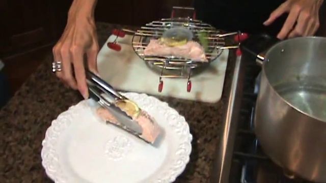 Steaming with Kim - How to Make Steamed Salmon and Vegetables using a Steamie смотреть онлайн