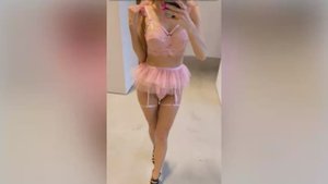 Мода 2025, девушка в комплекте нижнего белья