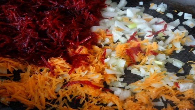 Зеленый борщ со стручковой фасолью