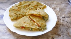 Кабачковые блинчики с начинкой из сыра, огурца и помидора