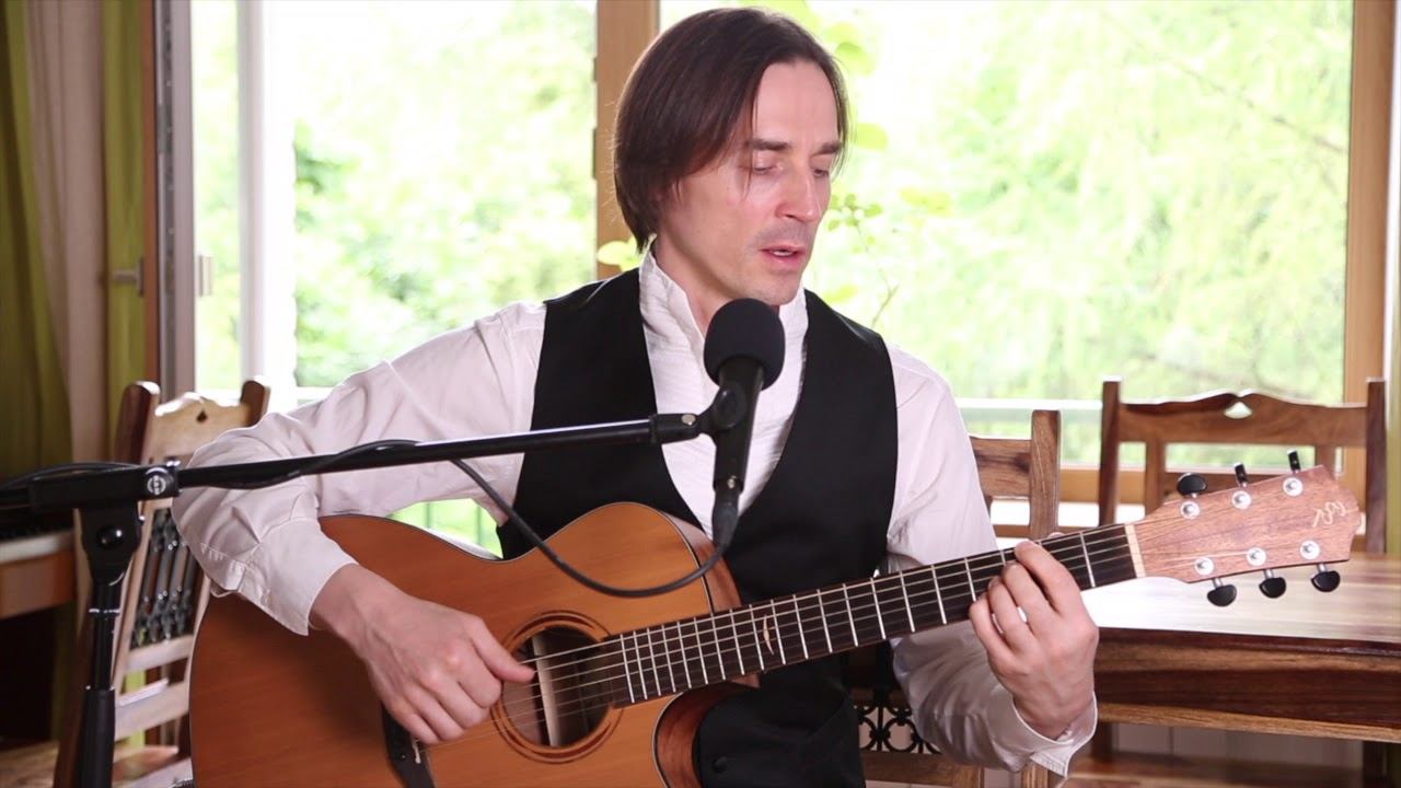 Autumn leaves  на гитаре Павел Быков