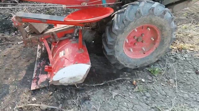 Вспашка фрезой. ручным трактором