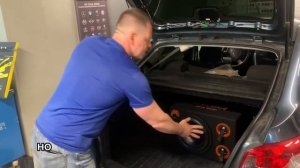Установили сабвуфер Piranha 12 Double Port V.2 на Lada Granta