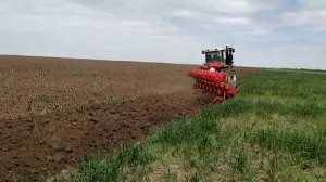 Трактор RSM 2375 с оборотным плугом 8х40 (Ставропольский край, май 2018)