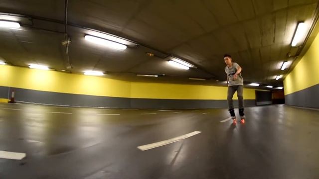 Трюки на роликах с кремнием и подсветкой - ОГОНЬ И ПЛАМЯ - Незабываемое зрелище смотреть онлайн