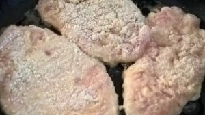 Куриные отбивные с сыром и помидорами