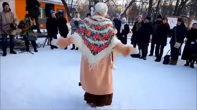 Выйду на улицу народная песня. Исп. Мария Новикова