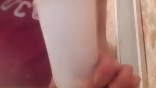 Как сделать лизуна ??? Делаю лизун из крахмала и моющего средства !? Он получился!! Тороплюсь...... смотреть онлайн