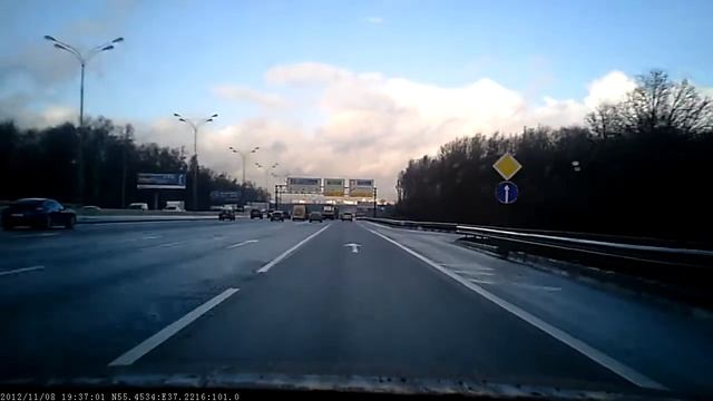 Навигатор с антирадаром Lexand SR-5550 HD (День) смотреть онлайн