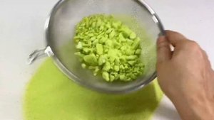 ASMR Baking Soda Green Pillars Crush #bakingsoda #asmrcrumblychunks