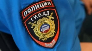 Можно ли обгонять трактор или повозку через сплошную линию? Разбираем подробно.