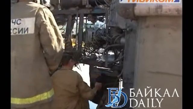 В Улан-Удэ опрокинулся КамАЗ смотреть онлайн