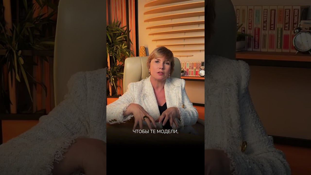 Кто дизайнер бренда MaxMara?