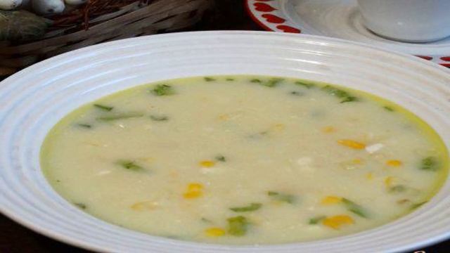 Сырный суп с консервированной кукурузой