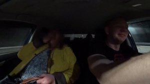 Буйная Семейка В ТАКСИ! Муж БОИТСЯ Жену! Железный таксист