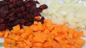 Борщ с грибами и свиными ребрами