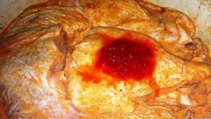 Куриные бедрышки, запеченные под сырной корочкой