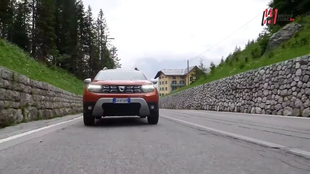 NEW DACIA DUSTER 1.5 DIESEL 2WD 2022 - FIRST TEST DRIVE LAGO DI MISURINA смотреть онлайн