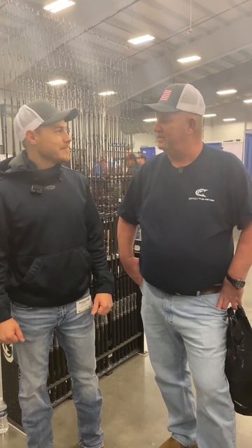 A one on one interview with one of the costumers from the Richmond fishing expo!! смотреть онлайн