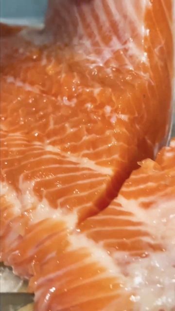 Слабосоленная форель 🍣 #форель #солимрыбу #солимфорель #малосольнаяфорель #готовимдома