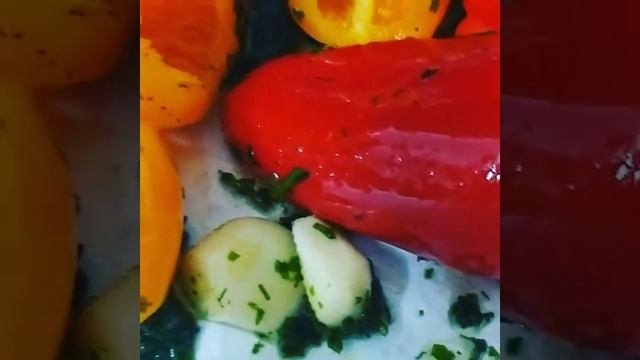 סלט פלפלים ננסיים/רצועות פלפלים קלויים מהמם смотреть онлайн