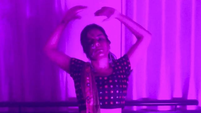 Laal Ishq | RamLeela | Waacking Sitting Dance Choreography | High On Dance смотреть онлайн