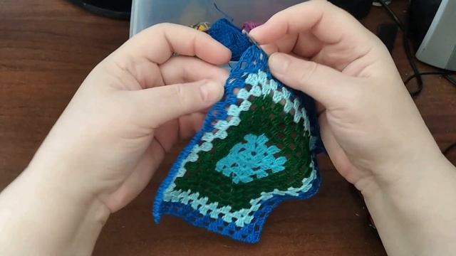 Вязанная красота для маленькой малышки из остаточков ниток смотреть онлайн