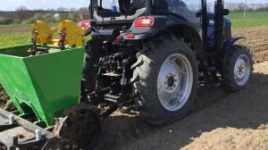 Посадка картоплі двохрядною саджалкою Бомет, Lovol 504 / Посадка картофеля минитрактором