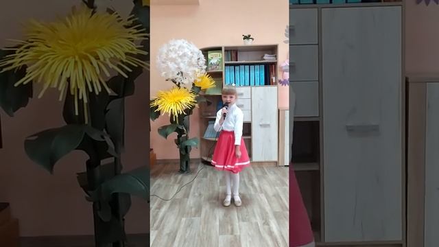 Варвара "Выглянуло солнышко" смотреть онлайн