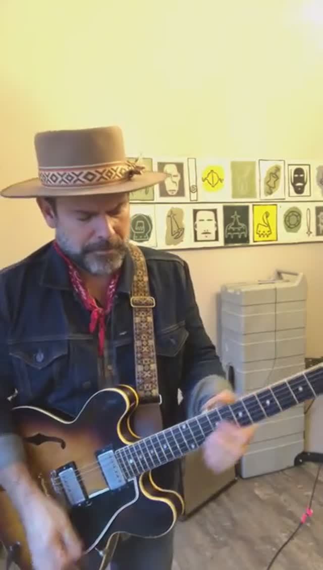 Blues licks gone wild! #2 Lofi ghetto iPhone blues and country lesson with ford Thurston