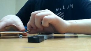 Как научиться прыгать на фингер борде