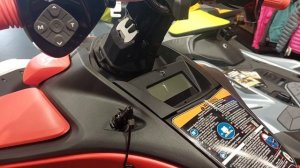 Обновлённая модель одноместного гидроцикла SEA-DOO SRARK TRIXX 1UP  2024  90 лс