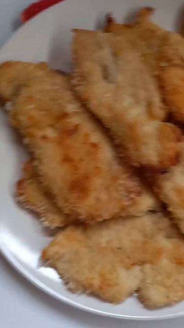 Schnitzel chicken with breadcrumbs/short video смотреть онлайн