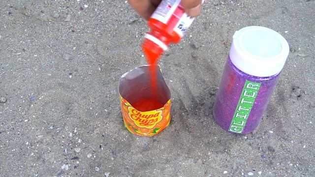 Coca Cola, Chupa Chups, M&M's And Pumpkin Vs Mentos