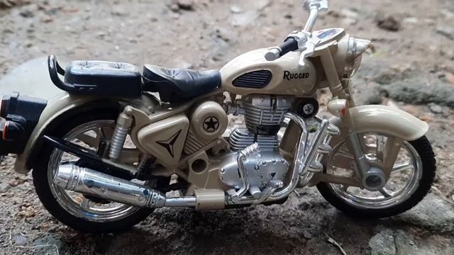 Unboxing of Mini Royal Enfield (Bullet) Collection Diecast Bikes By Centy Toys смотреть онлайн